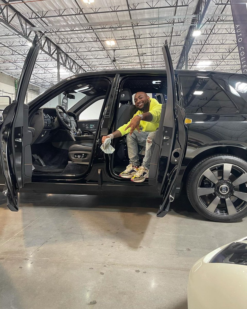1_Esoka's tweet photo. 2021 Rolls Royce In Year 2021. This Is Another Assignment For Your MCM, To Be Submitted In His Lifetime. Congratulations Baddest ORIADÉ @davido https://t.co/xL0f1Ri4hb