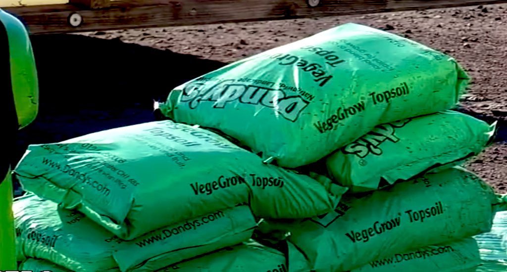 AdamDandy's tweet photo. FREE COMPOST & SOIL - Just follow and retweet - 25 followers will win a free 25kg bag of Dandys VegeGrow Soil & Compost, to grow your own vegetables in 🙌🏻🥕 all winners announced next week. #FREEcompost #garden #gardening #competition #soil #compost #freebies #growyourown https://t.co/dmg4IDoQ1V