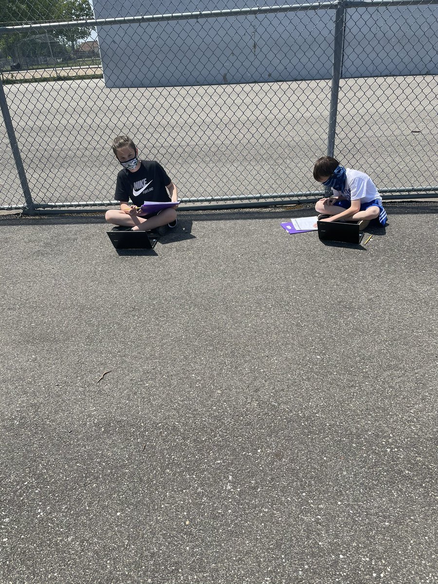 KailaLevitt's tweet photo. Another beautiful spring day calls for social studies outside. Fresh air was exactly what these historians needed. Unit 5, World Religions in the works! @O_School8 https://t.co/dSQwtQo09T