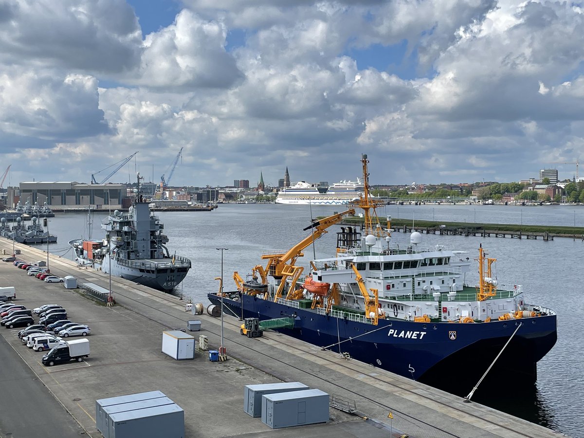 SacherRainer's tweet image. Die PLANET, der Tender DONAU und die AIDASOL in #Kiel .