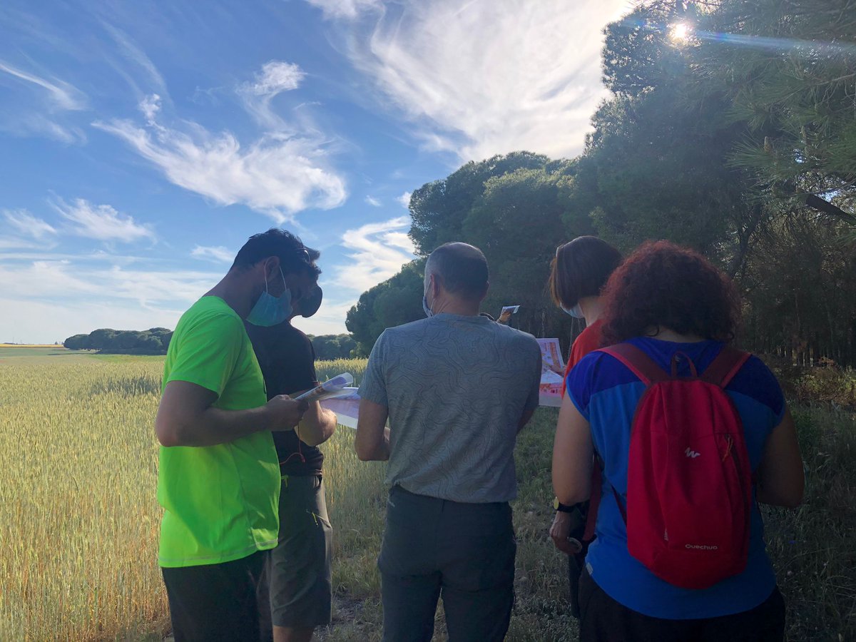 Después de un curso de reuniones online, nos merecíamos una tarde así. Ha estado genial reencontrarnos y ha sido un lujo aprender orientación con José Luis Sánchez Toquero.🧭🗺