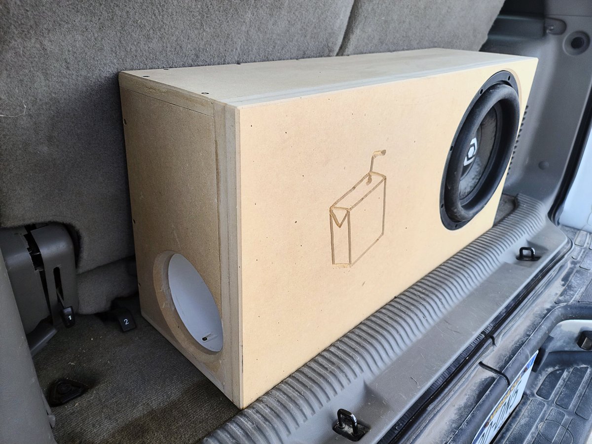 SoundQubed's tweet photo. Marcus Strayer of JuiceBox Enclosures built this HDS2.212 enclosure for Galen Williams and the thing SLAMS!
Great work, Marcus!
#SoundQubed #12Volt #DIY #Shtonm #BanginBros #CarAudio #BassHeadNation #DemoForDays #ForTheLoveOfBass #DailyDriver https://t.co/PQP2l4zIk8