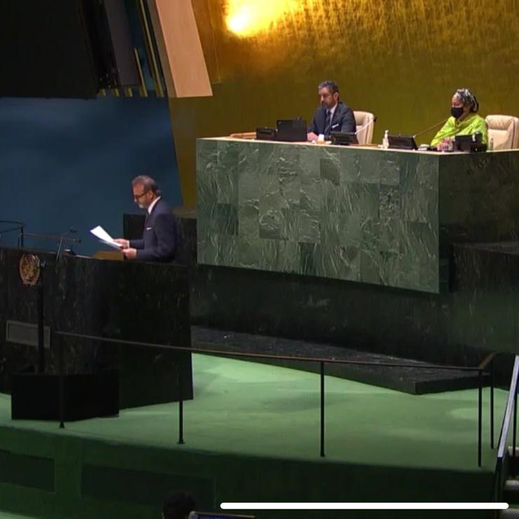 Emb. Cristian Espinosa 🇪🇨 intervino en la Sesión Especial de la Asamblea General <a href="/ONU_es/">Naciones Unidas</a> sobre la situación Israel-Palestina: "Ecuador hace un llamado a frenar la espiral de violencia y reitera su convicción en el derecho que asiste a ambas partes a vivir en paz y con dignidad"
