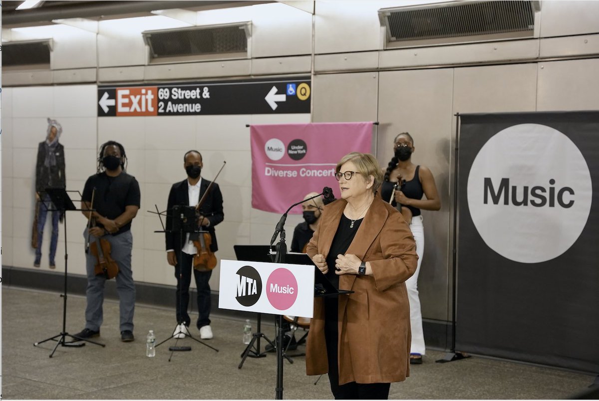 MTAArtsDesign's tweet photo. Music Under New York will return on 6/4! Today we recognized this important milestone. @MTAArtsDesign Director, Sandra Bloodworth noted "Musicians were among the many who sacrificed their livelihood for public safety.” #MTAMusic #TakeTheTrain
https://t.co/1RdxIwuStj https://t.co/NH0p3qXcUf