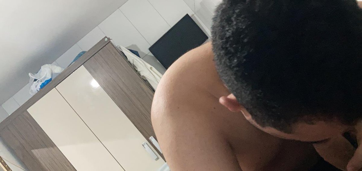 LPezudo's tweet photo. Faço de apoio, dou chave de perna, e no final  ainda coloco pra mamar, falaê se tu não queria tá no lugar dele, otário  hahahah https://t.co/lpwmFdMD5L