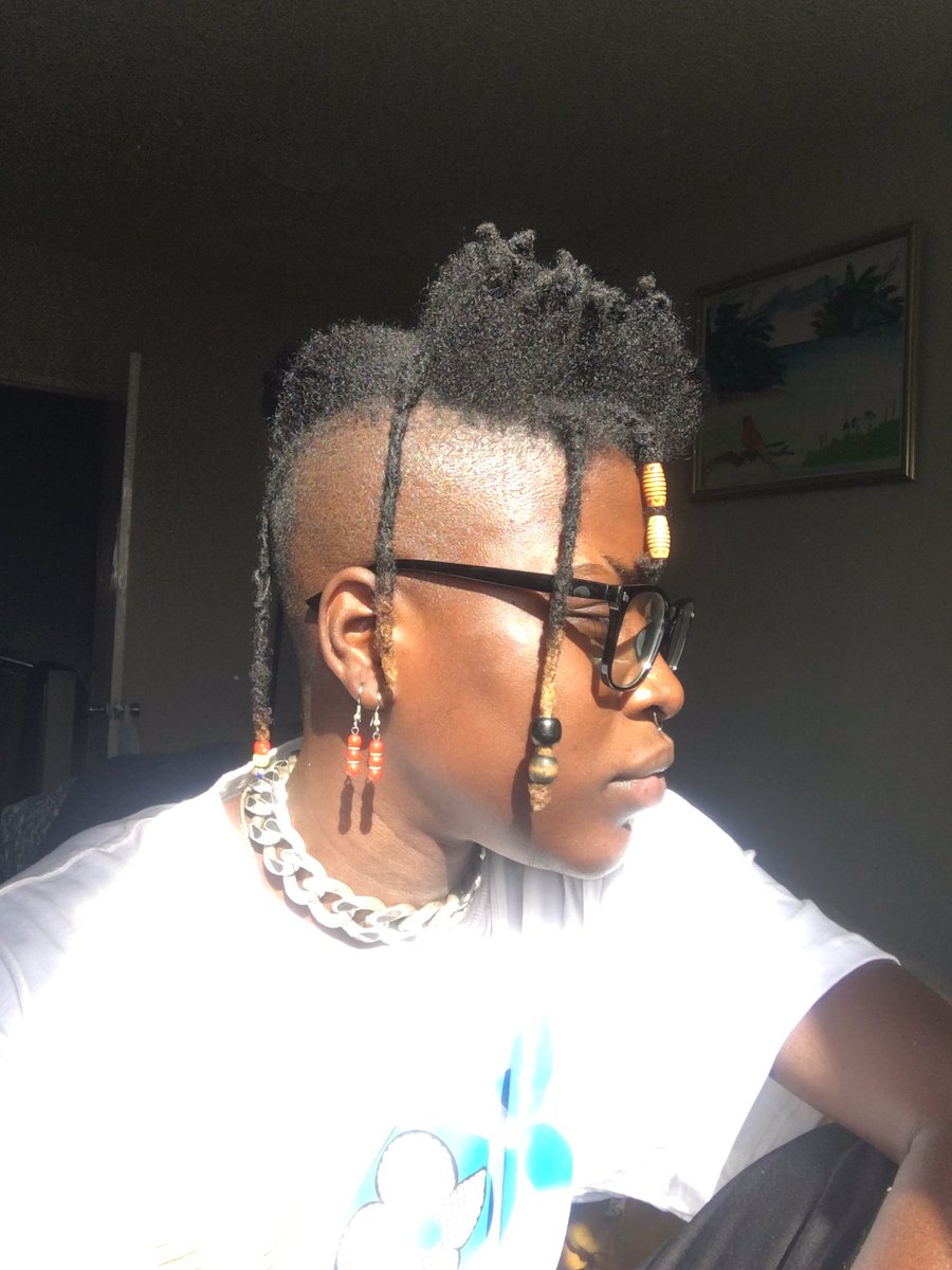 Evening sun 🌞 from the window 🪟💫🙏🏿