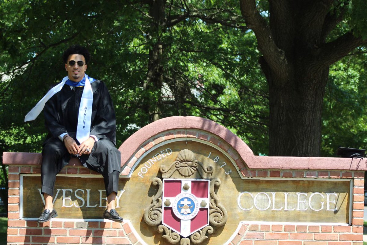 Showtime___8's tweet image. Never posted on here but.. #FirstGenGraduate such a blessing 🙏🏽🙏🏽