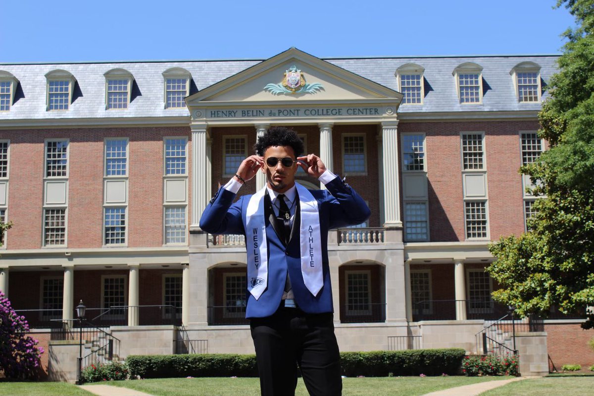 Showtime___8's tweet image. Never posted on here but.. #FirstGenGraduate such a blessing 🙏🏽🙏🏽