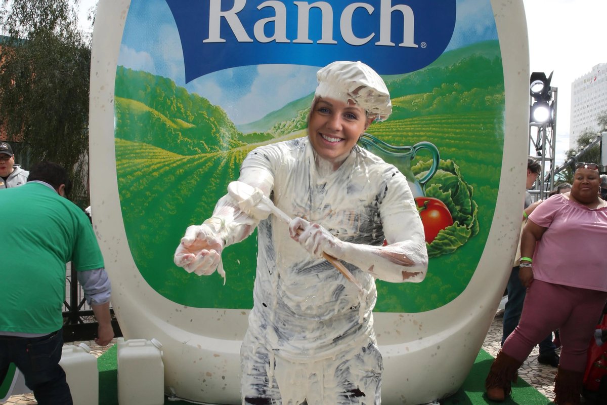 kacilong's tweet photo. Happy Birthday @abbie_giffin! 🥳

Don't forget to wash up after all the birthday shenanigans tonight! 🛁

#BlakePaidMeToDoThis https://t.co/FpCC4cOvdL