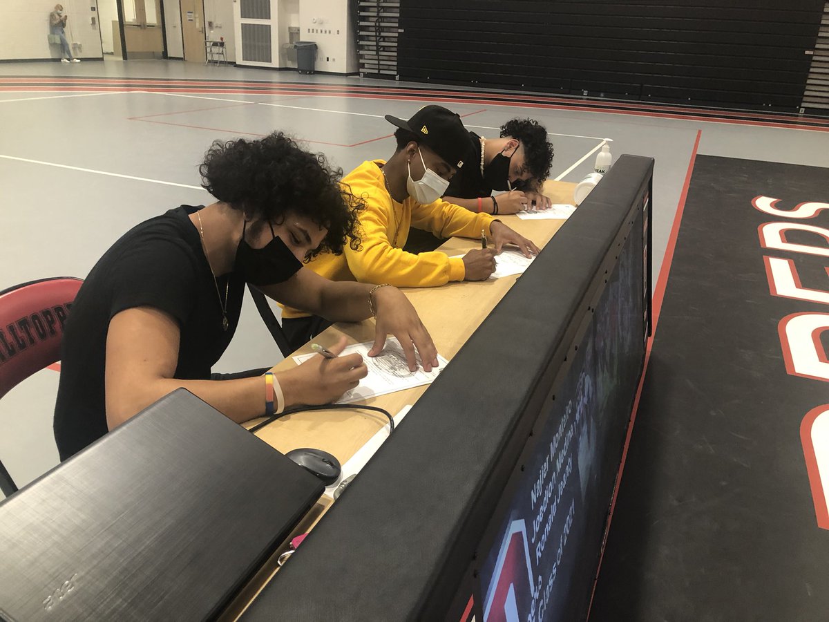 DurfeeAthletics's tweet image. Congratulations to Najier Monteiro, Ronald Jeanty, &amp;amp; Joedion Medina! All 3 have decided to continue their academic and football careers at Framingham State University. Today we held the celebratory signing with their teammates and coaches. @FRPSsupt @frps_durfee @FBCoachTBrown