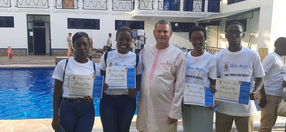 FightBurundi's tweet photo. Burundi : We were honored to meet representative of @WhoBurundi Docteur Xavier Crespin as young leaders from burundi fight covid19 movement: we feel encouraged after 3days of training organised by @globalpeacecha2. Thank you @vouofobrondon @ObsDIL @OECD_Centre @NLinBurundi https://t.co/KOYswrMjML