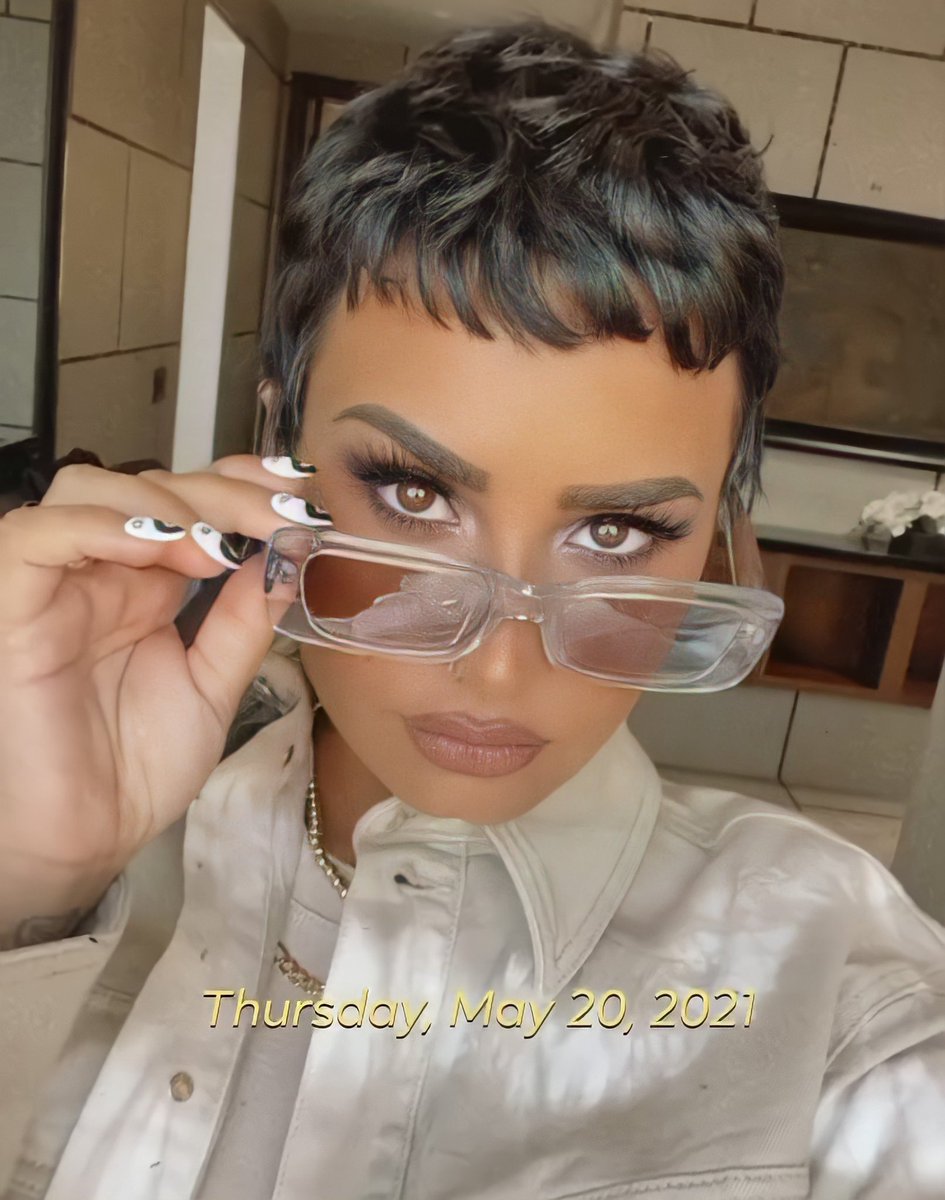 isparklelovato's tweet image. demi lovato is making 2021 their b!tch and i’m so here for it!