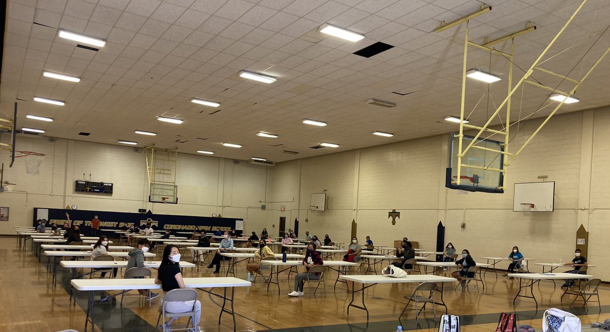 IB_CoronadoHS's tweet photo. No panoramic this year, but here are all our candidates together. Well done Class 2021. IB exams are done! #IBdone #IBProud #hardworking #pleasedonotanswermorequestionsthanrequired #prideofthewestside https://t.co/EFmBRf3oIt