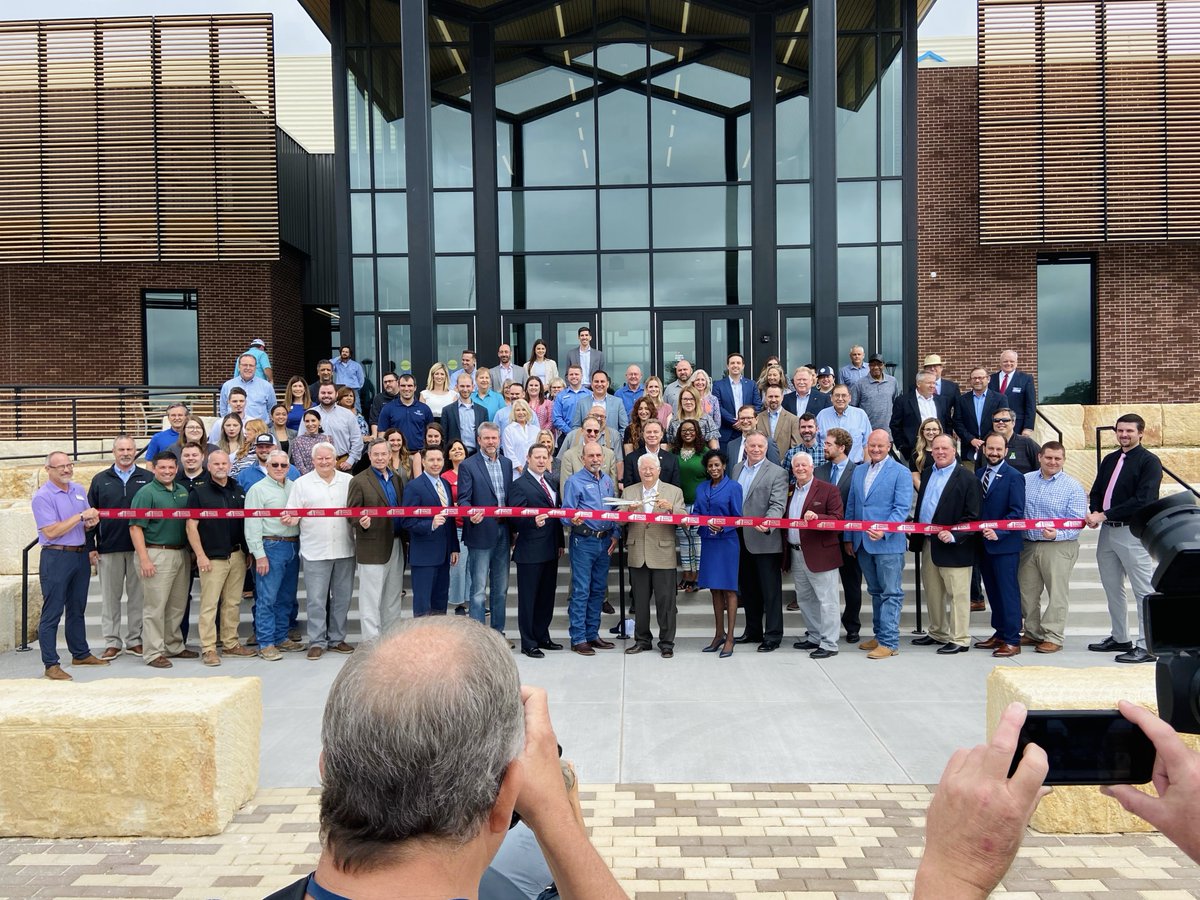 msfestwaco's tweet photo. The moment we've all been waiting for...the BASE at EEC is now open! The ribbon has been cut and the fun can begin. With Business, Arts, Sports and Entertainment, the possibilities are endless. Learn more about our new multipurpose facility at https://t.co/pl9YSNGZat. 💼🎨🏀📽️ https://t.co/AYmOpMpGIO
