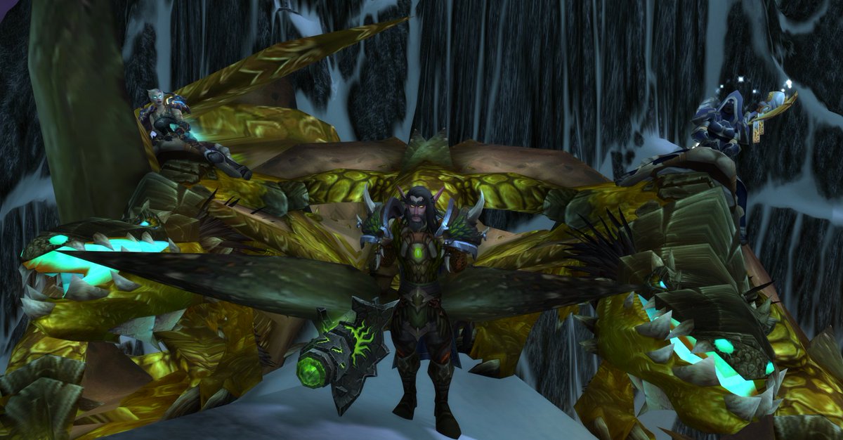 I was asked to help camping [Time-Lost Proto-Drake] and it appeared in half an hour. I'm a lucky charm.