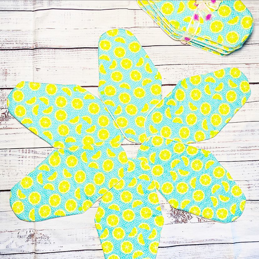 PrettyNeck_Ooh's tweet photo. Order some Pretty Neck cloth pads‼️ https://t.co/3mY9w0AIrB🐝 https://t.co/vev3PhaN58
