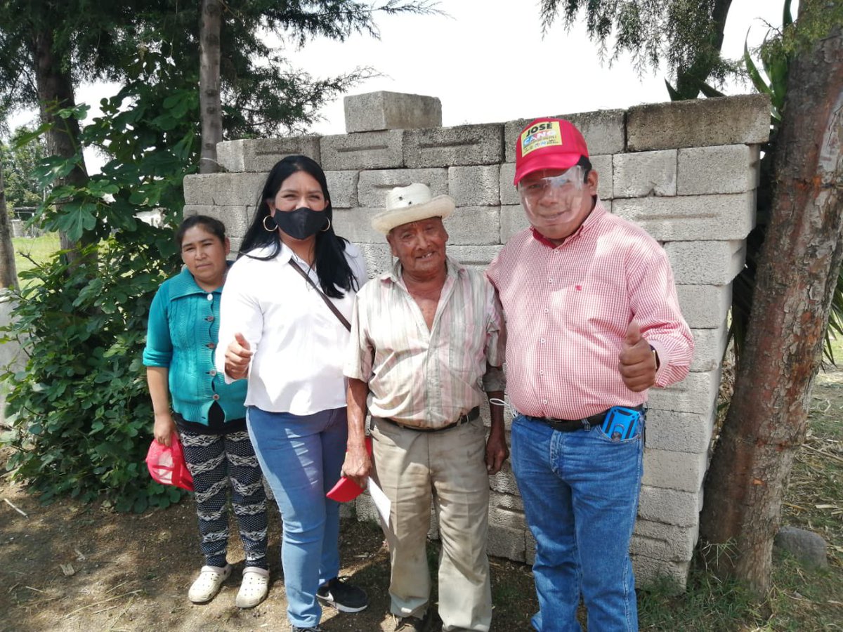 Jose_Cano_4's tweet photo. 📌En está ocasión caminamos junto a la candidata Galia Martínes, en la cabecera municipal de San Felipe #Teotlalcingo. Escuchar el respaldo de cada uno de ustedes me llena de ánimo, gracias por sumarse a este proyecto que busca redignificar el ejercicio politico. 👈🏻

#VaXPuebla https://t.co/eFNYTEloID