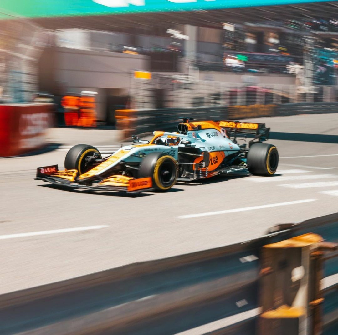 LiveEnrique's tweet photo. @RocketLeague @F1 Hey I already bought it, I would love if you add the McLaren x Gulf for Monaco, and also is there a possibility to add the Medium and Hard tyres? https://t.co/3tQEB7Afe5