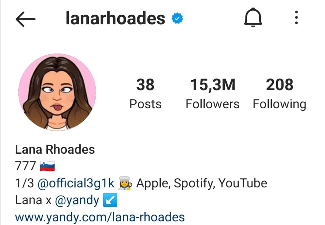OMG @LanaRhoades put SLOVENIAN FLAG in her bio. I can't be more proud as Slovenian!!!!! #slovenia