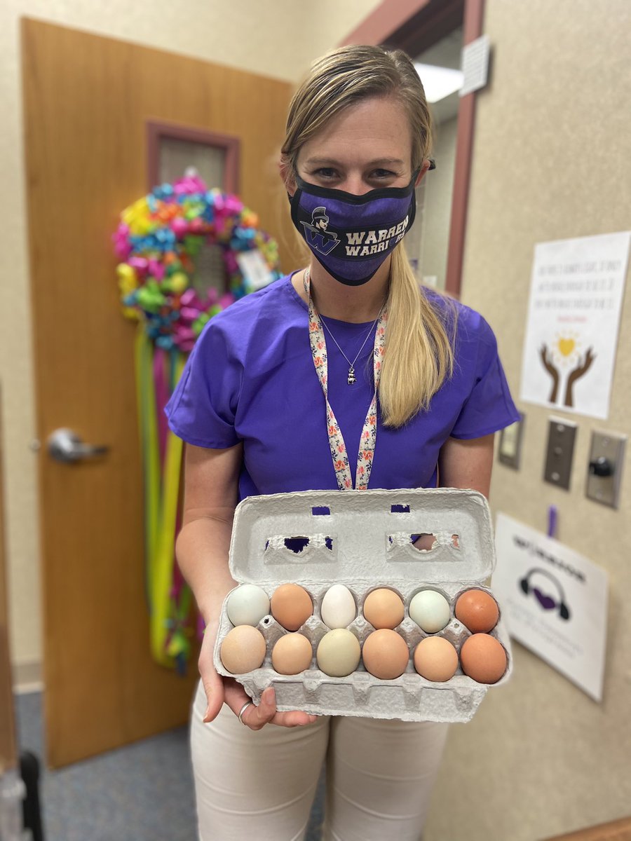 Venissia's tweet photo. Farm to School freshness🐓
#HappyHens #FreeRange https://t.co/7N6fmlkugo