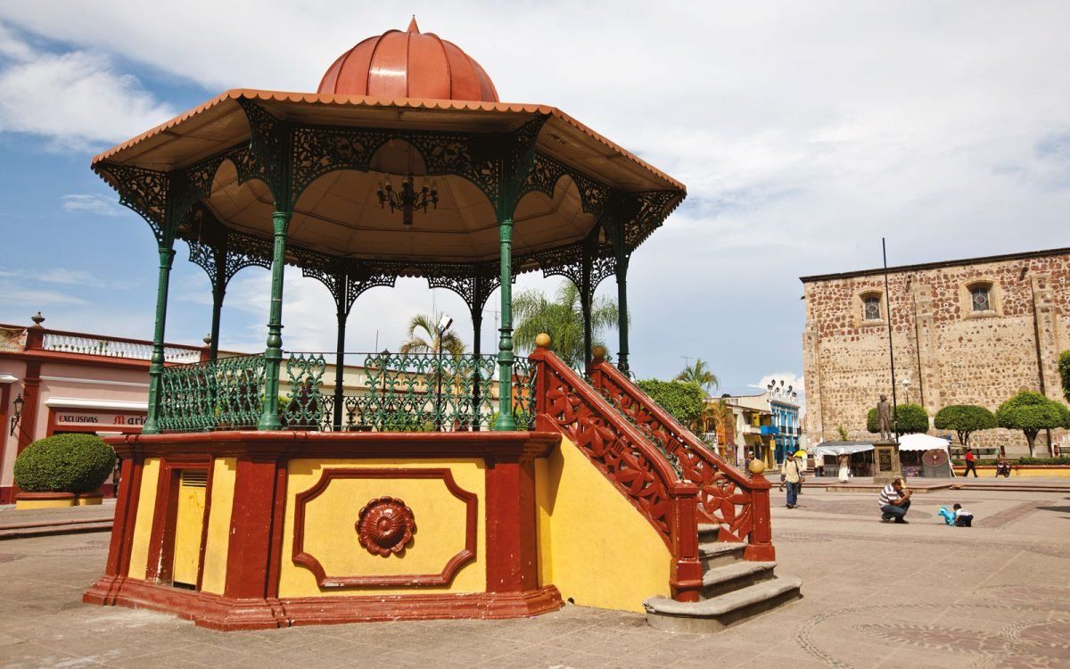 mexdesconocido's tweet image. ¿Sabías que el estado de Jalisco tiene siete pueblos mágicos? Te cautivarán con sus paisajes naturales, calles pintorescas, olores y sabores de la gastronomía tradicional. buff.ly/2wYbRbw