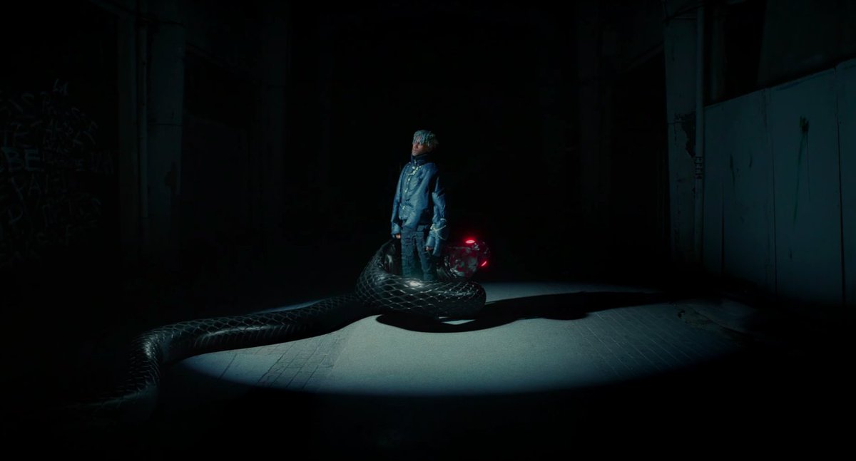 GeniusFrance's tweet photo. Moji x Sboy laisse la magie opérer et passe au niveau supérieur avec le clip de "CHIMIQUE", en featuring avec Luv Resval !

🐍 https://t.co/AQTU1ZV3LC https://t.co/0vlb3jBrnB