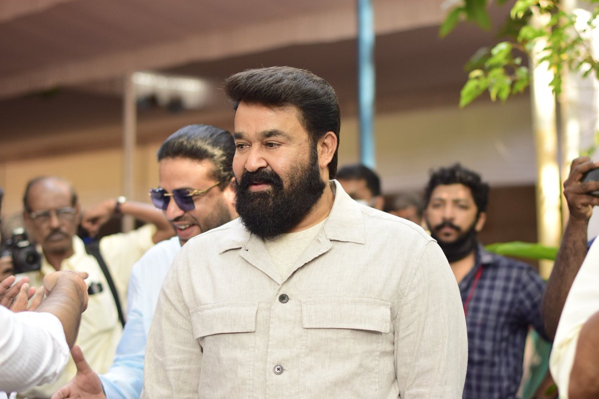 MohanlalMFC's tweet photo. 🤩🤩🤩

#HappyBirthdayLalettan https://t.co/KwCaAR9P38