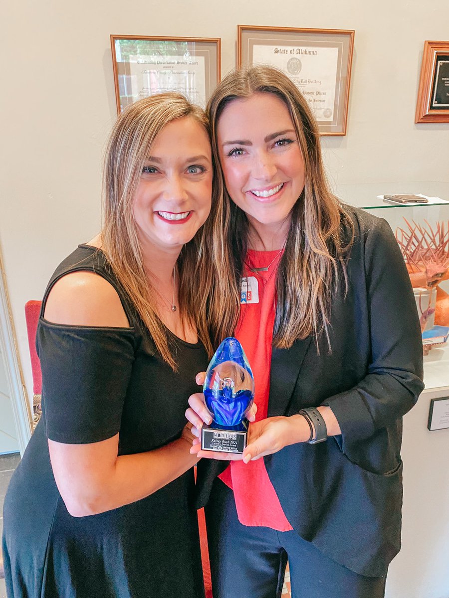 KelseyN33's tweet photo. Thank you, @UnitedWayWestAL, for recognizing, investing, and developing young leaders in our community! It is an incredible honor to be a #WAYLA recipient. ❤️ https://t.co/ivgikxjz35