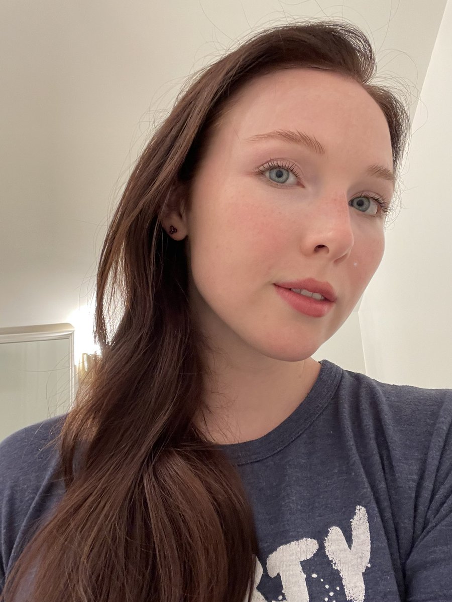 Molly C. Quinn tweet media