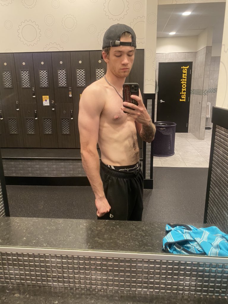 lasky_nate's tweet photo. No days off😛 https://t.co/02hl5pE6OQ