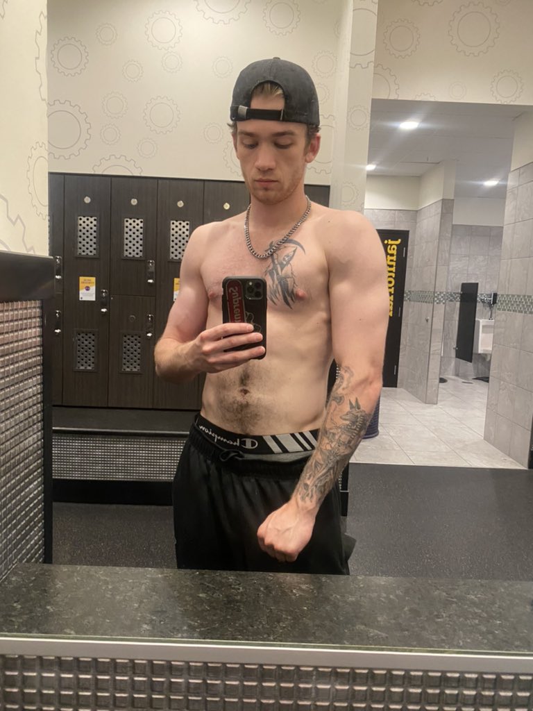 lasky_nate's tweet photo. No days off😛 https://t.co/02hl5pE6OQ