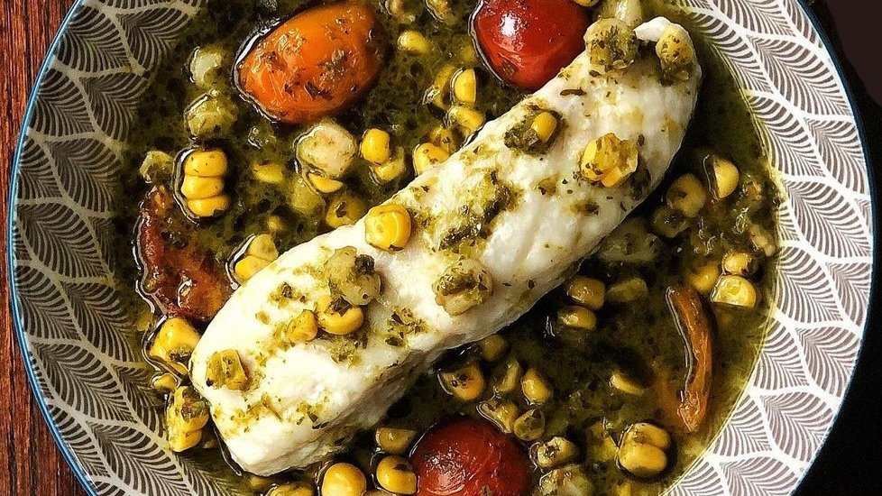 Roasted Halibut with corn, hominy, cilantro and lime pozole verde. Ready in under 15 minutes. #Toptable2U
📷: <a href="/yvreats/">YVReats</a>