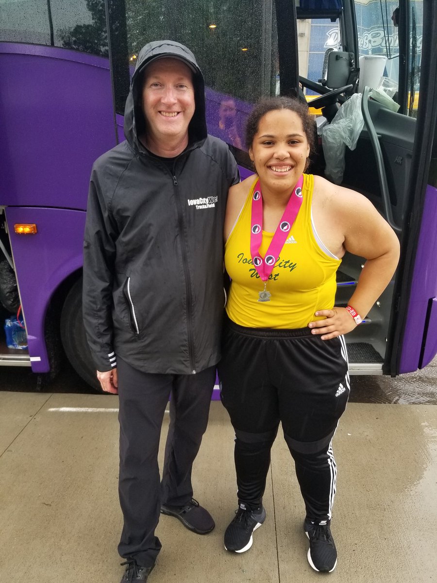 icwgirlstrackxc's tweet photo. ICW senior Phoebe Burt is your 2021 Track &amp; Field State Championships Runner-up in the Discus in 125'4. What a great achievement in her first ever State Meet. Phoebe finishes the year with her Runner-up medal, 8 points for the team and the best throw in 4A this year of 135'11. https://t.co/xA5Kmm3wiE