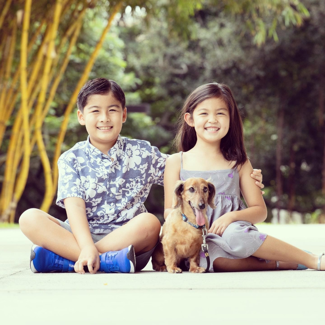 Armstrongbuildr's tweet photo. Sharing our Chief Architect's photo of his kids Logan &amp; Harper with their pup Dotchi in support of this weekend's Hawaiian Humane Society @hawaiianhumane Tuxes &amp; Tails Virtual Event.  Don't miss this chance to participate &amp; support the animals! #HawaiianHumane https://t.co/ZkTvShe8iO