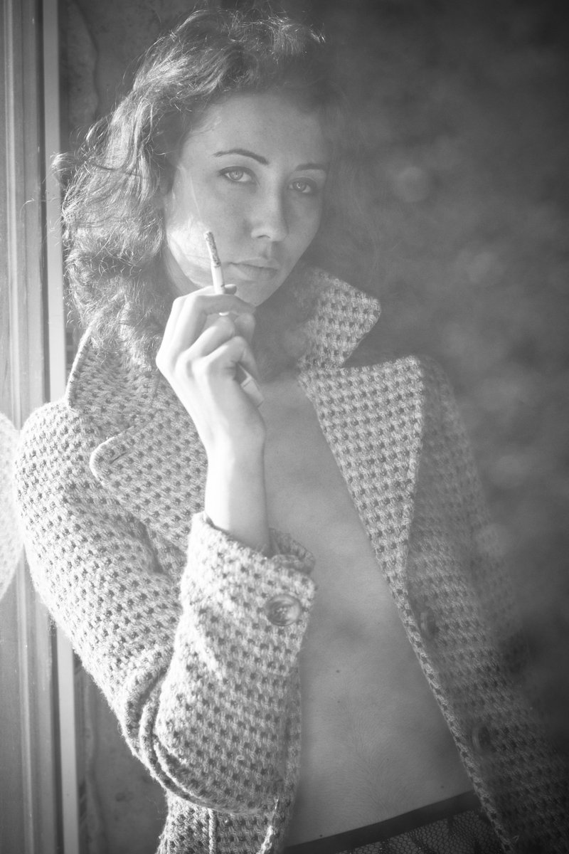 slavaposeday's tweet photo. @NFTaggregator My first B&amp;W nudes at @hicetnunc2000 
https://t.co/uXEssp3DLu https://t.co/t7KsJDBqNY
