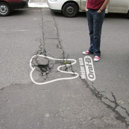 ceom_3's tweet image. الدعايات العجيبة والغريبة هي فن من فنون #التسويق اليك بعض من الافكار مجنونة ✨👏🏻

افكار #ابداعية للتسويق المنتجات