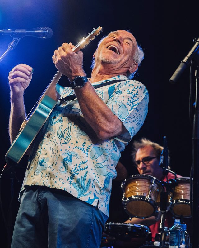 Music__Mentor's tweet photo. Final #Buffettutorial installment tonight at 9 PM EST. Who's glad it's ending? Have you discovered any tunes new to you? Been a good run. This series of songs is on Spotify. I'll provide a link after the final posting tonight. Fins Up! https://t.co/DuaZoIx75U