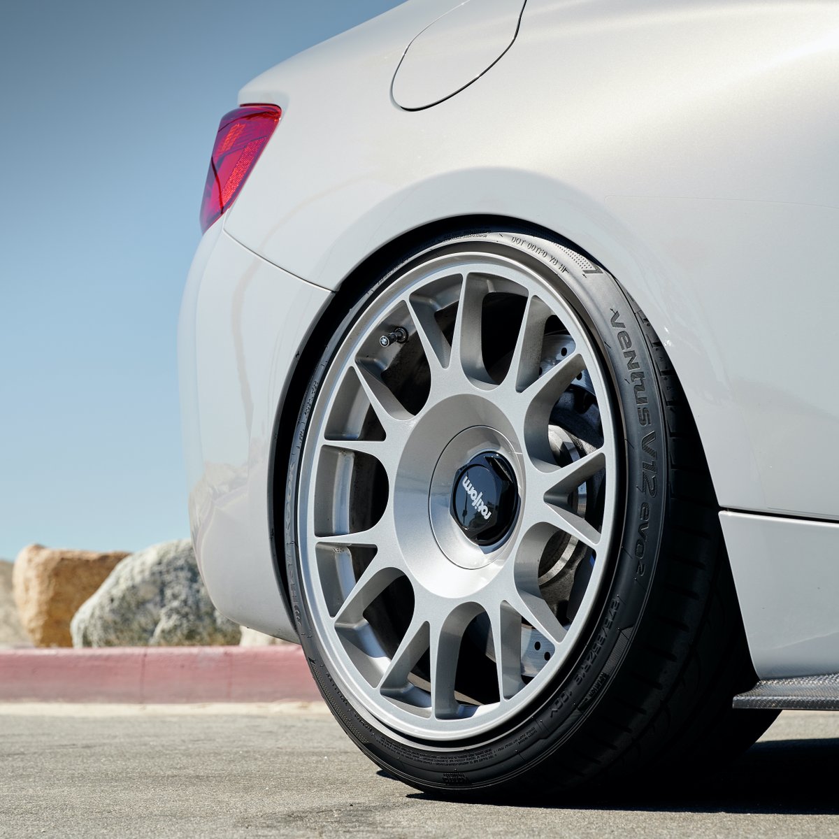 HankookTireUSA's tweet photo. Do you own a set of #VentusEvo12? Tag us in your photos for a chance to be featured. #HankookTire
🚗: @_diegonajera https://t.co/f4w9gA2ICR