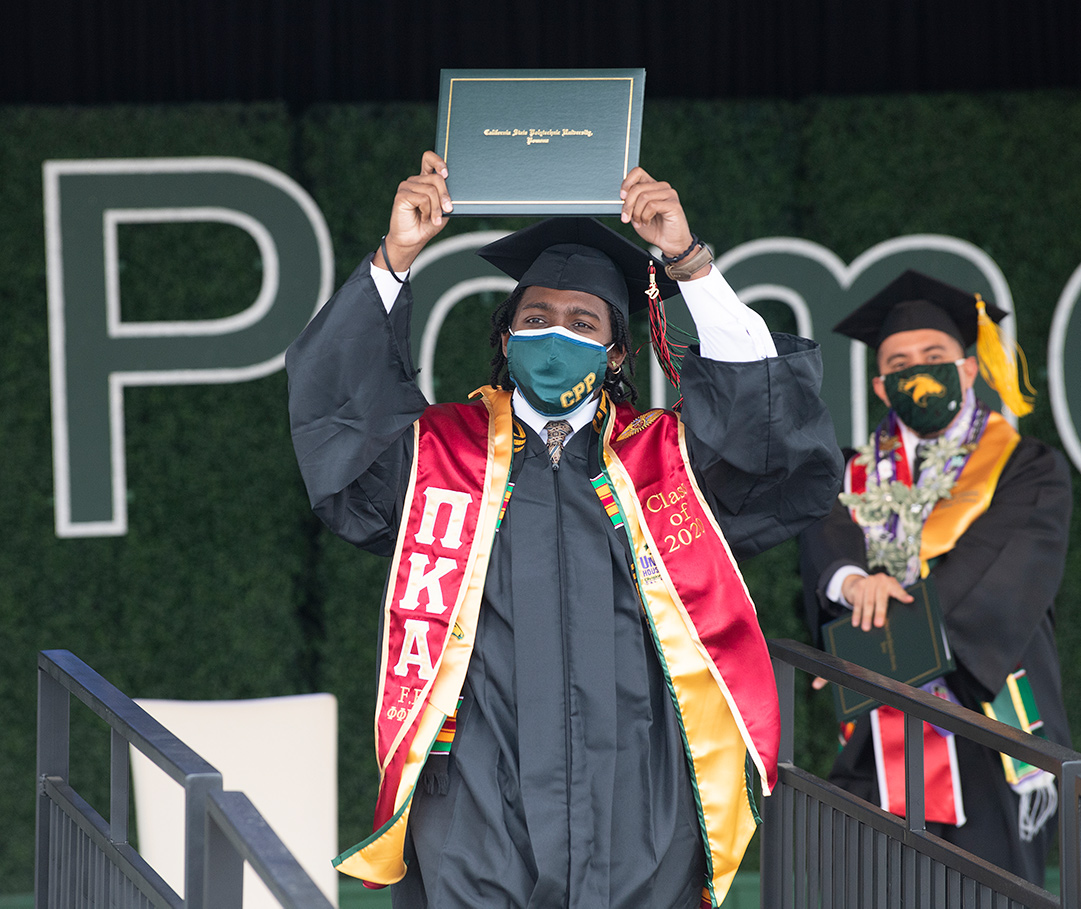 cpp_science's tweet photo. Pictures from today's drive-in commencement celebrating the Class of 2020. Yay Broncos!
#cpp_science2020 #cppgrad2020 https://t.co/38DdAtv96Z