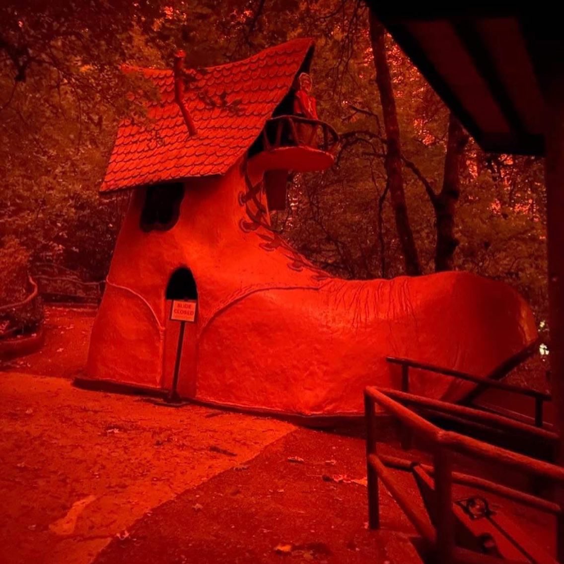 DuckPandemic's tweet image. This story made me so angry about the #EnchantedForrest and how #hate is stopping them from opening @TheStoryKGW #heydan said it best bullies go build your own giant shoe. Seriously this is what we’ve come to threatening elderly in a place that’s meant for children. #hatewon