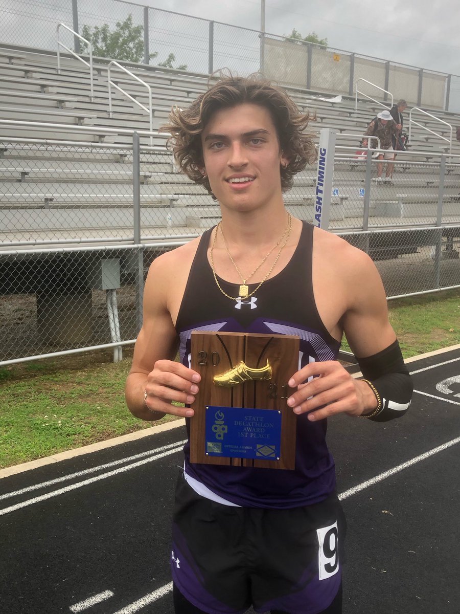 FHS Track and Field tweet media