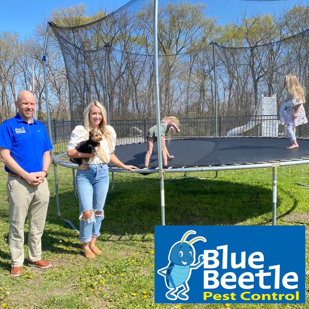 We recently stopped by The house of Karlie Stroup of Aylens Blog to give her some tips to help against some pest this spring and summer and we had them jumping for joy LITERALLY🦟🐜🕷🪳 😂