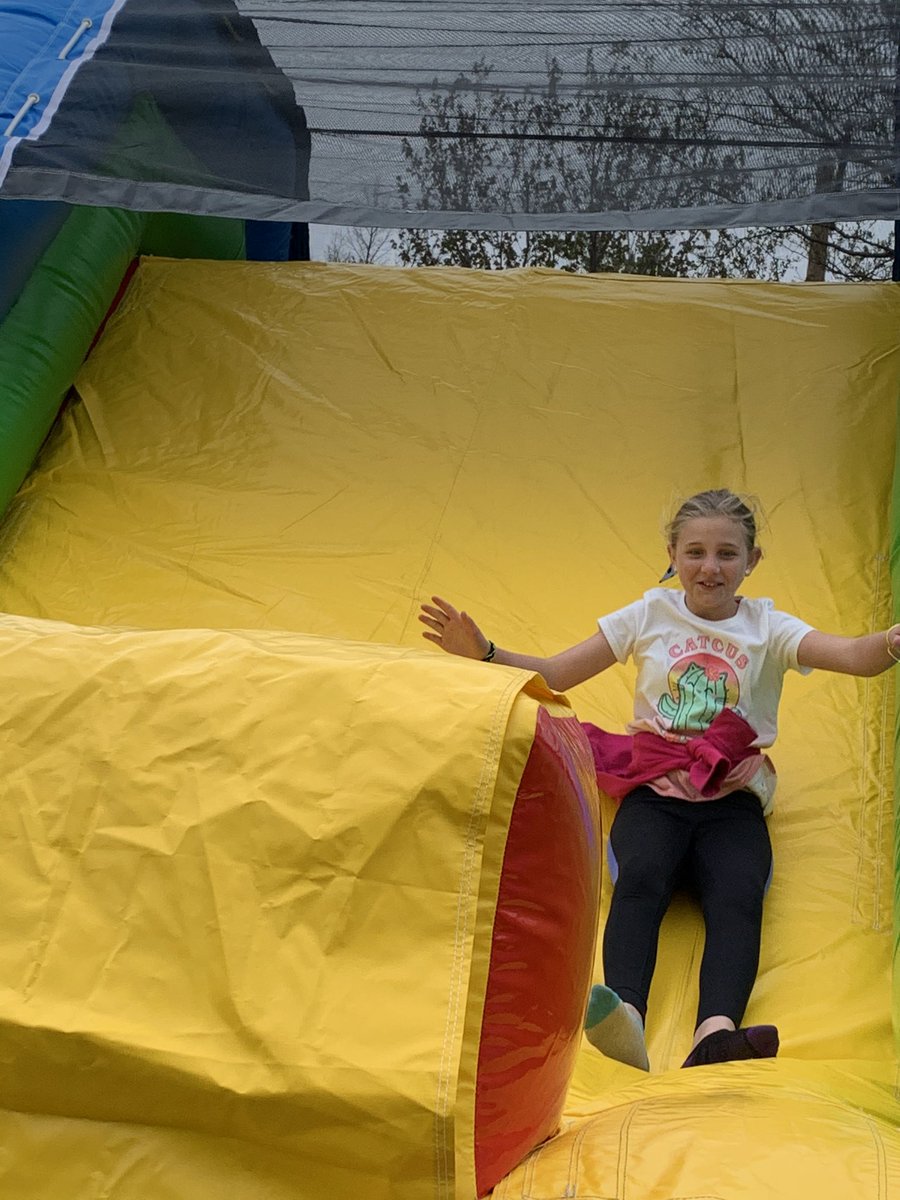 NIKIJAMIE's tweet photo. Little late, but here’s 5th grade at Field Day. @BradySchools https://t.co/cpSQJt5fFy