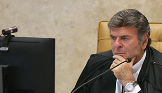 STF_oficial's tweet photo. Fux convoca sessão virtual nesta sexta (21) para decidir sobre concurso da PF marcado para domingo. 💻É a primeira vez que o STF realiza sessão virtual extraordinária com duração de um dia. Saiba mais: https://t.co/RtXRNIg8Ly https://t.co/B1EhdEY7W4