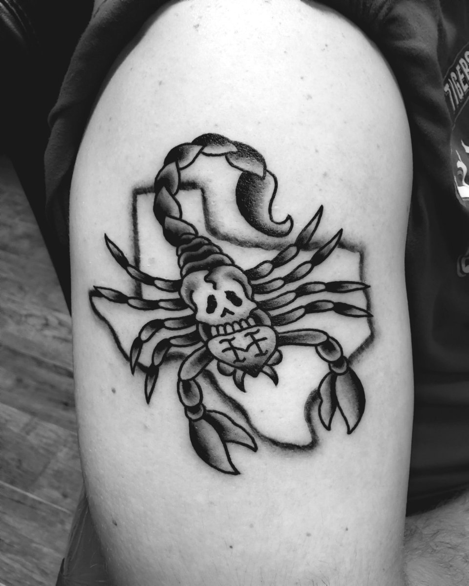 BreauxTattoos's tweet photo. Always booking appointments and always available eventually! 🤠🦂 I have some space next week for the flat rate flash special. 💰🕺 Next week is also the LAST WEEK of the special, sweet deals on all my custom flash pieces that are on display in my station. 🎨💸🖌 DM for info! 👍 https://t.co/HO0PAZGtpS