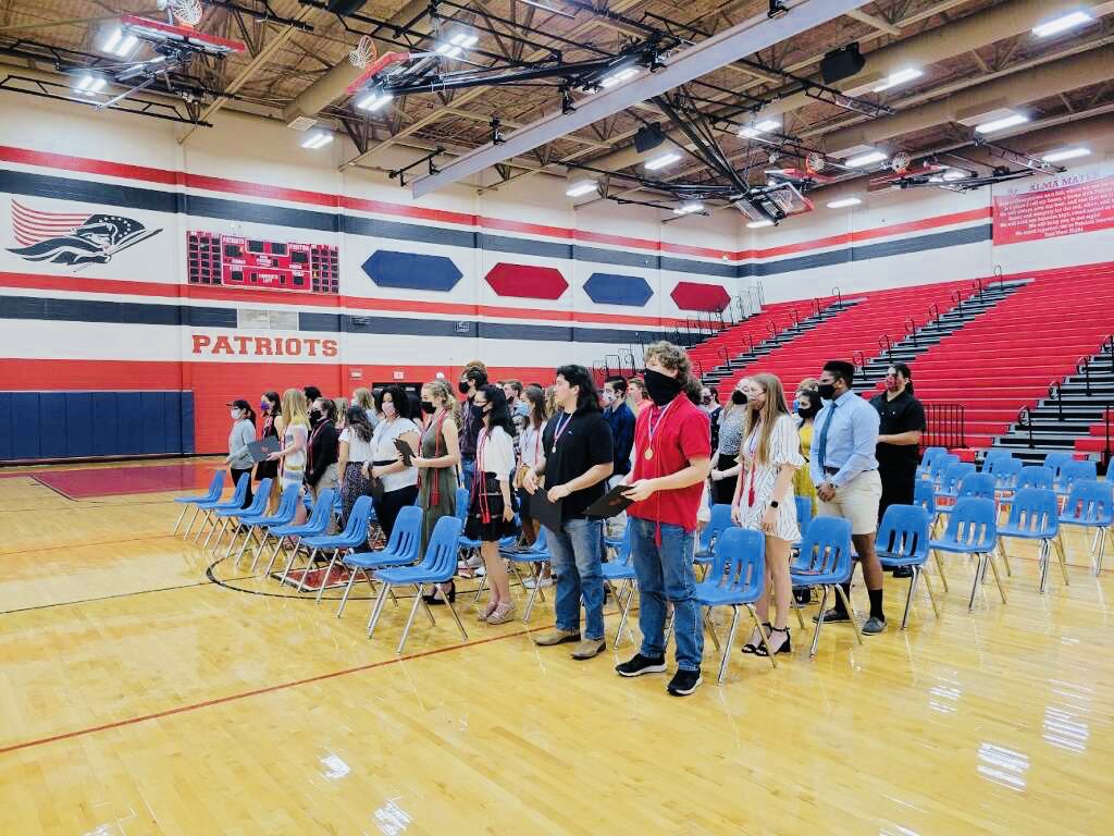 EastViewHS's tweet photo. Great celebration of our senior awards and special recognitions! The class of 2021 currently has over 1.6 million dollars in scholarships awarded! 😲 #Classof2021 #SeniorAwards #ThisIsEV https://t.co/RbD8aGtenR