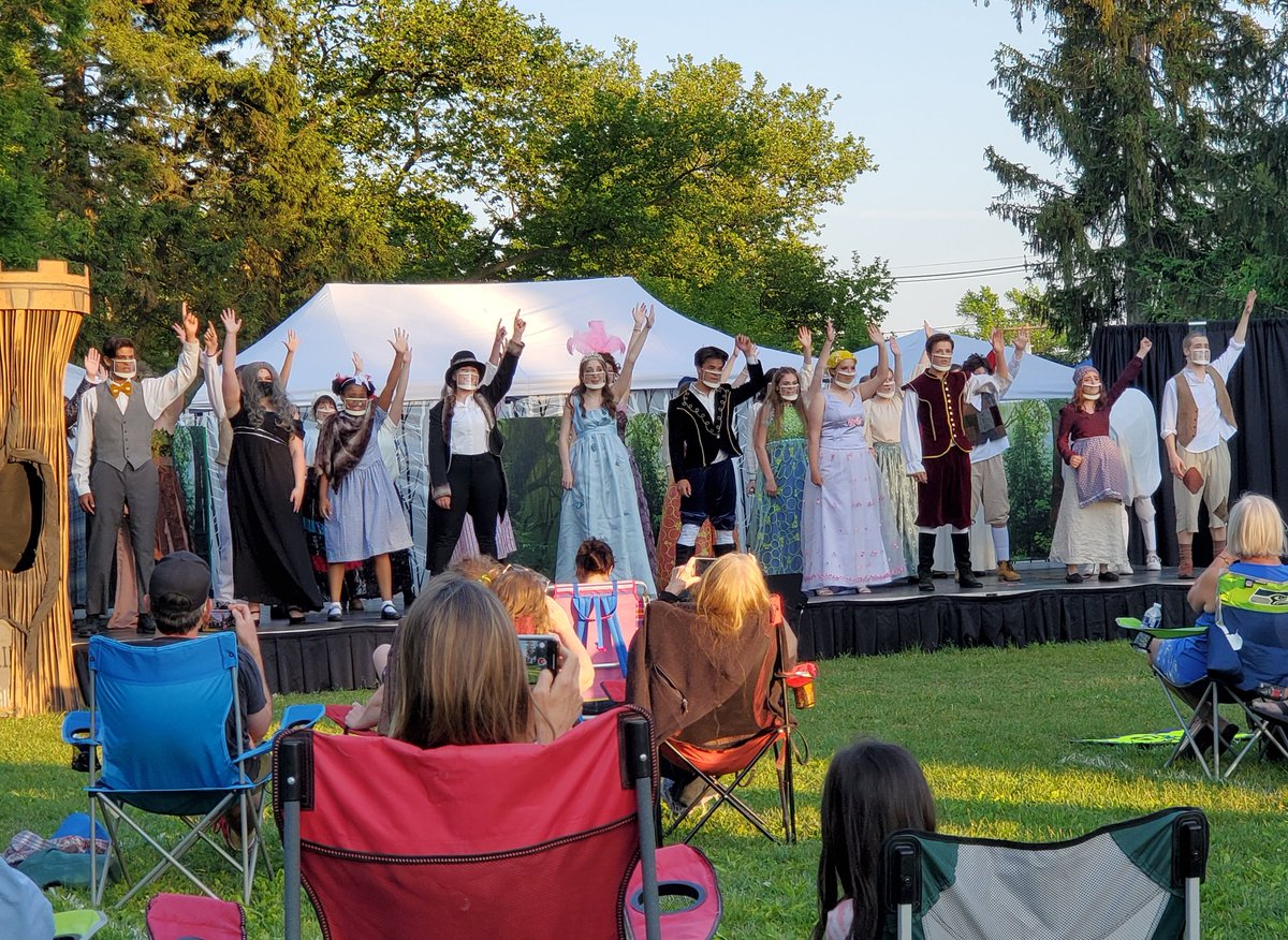 HerrOehlers's tweet photo. Awesome job with the CHS musical - Covid version - "Into the Woods, Jr." on the outdoor stage in Knight Park! Very entertaining! 👏 #CollsEdu @CollsTheater @CollsChoirs @WonderWhitman https://t.co/uPcOd6Giex