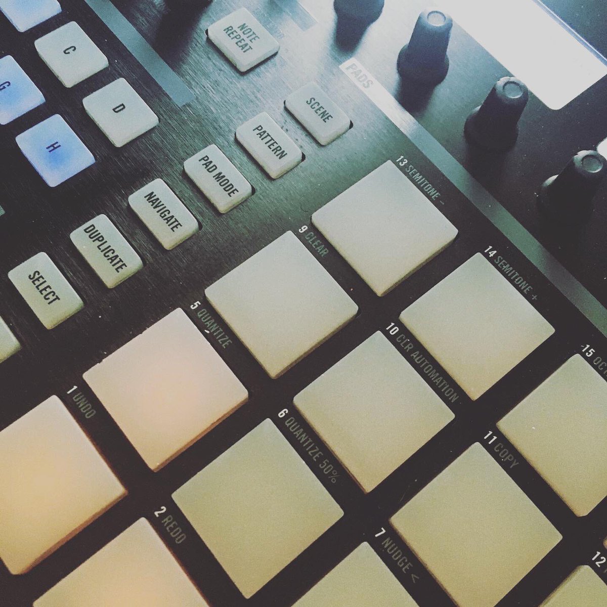 JD_Walker's tweet image. Grateful for the tools I have to my advantage.. I’m also excited about the new upgrades coming this summer. #universalaudioapollo #maschineMk3 #macbookpro15 #yamahahs8 #reason11 #soulvibemusic