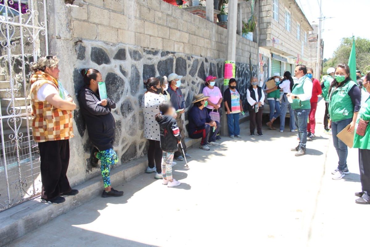 IsmaGardunoM's tweet photo. Recorriendo las calles y reuniéndome con los habitantes de #Mezapa es como se debe trabajar. Diariamente visito diferentes puntos del municipio para hablar con la gente, pero más importante, escucharlos. Yo trabajaré por y para ellos. Llegó el momento, #TúEresTianguistenco https://t.co/qupJExhVE8