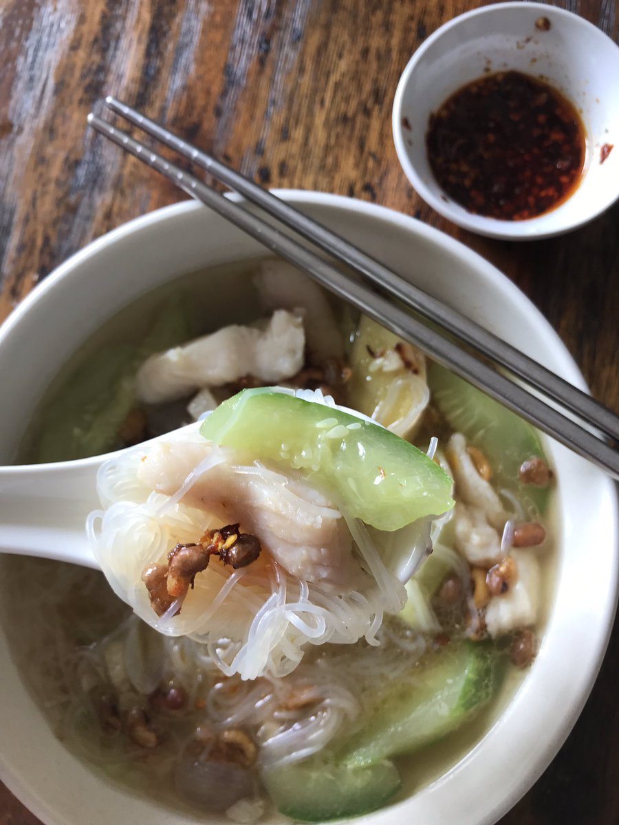 glennmars's tweet photo. Nemu Dori fillet Diskon.
#Recook resepnya @hermawan_devina Sup Ikan Singapura. Gampang, cepet, & menenteramkan.
Tips
1. Makan pake soun/bihun enak.
2. Dori digoreng tepungnya skip aja. Bikin ribet. Tapi kalo buat percobaan pertama okelah. Garing2nya ini pake Kedelai Balado tabur https://t.co/NKeTDE7TX7